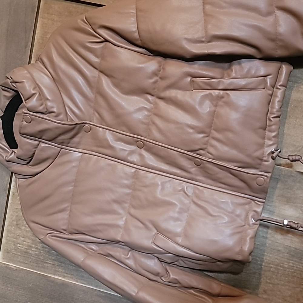 LOVE TREE DEVI FAUX LEATHER PUFFER - Picture 3 of 8
